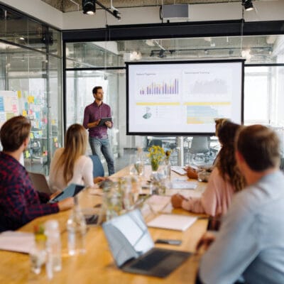 Scopri di più sull'articolo Formazione finanziata: come funziona e vantaggi per professionisti